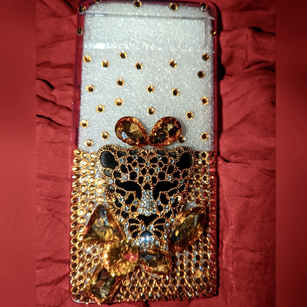 NIB Google Pixel 6A bling case with detachable lanyard